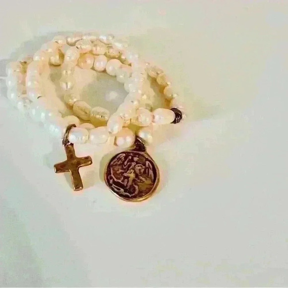 Freshwater Pearl Bracelet with Antiqued Gold Wire Spacer - Picture 2 of 2